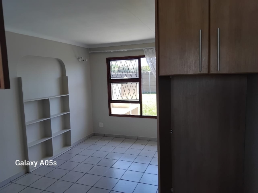 To Let  Bedroom Property for Rent in Kabega Park Eastern Cape